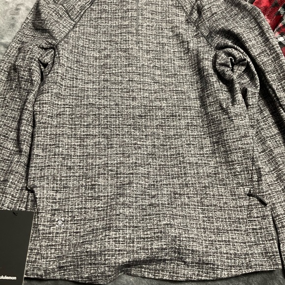 Lulu surge warm up quarter zip - Picture 3 of 3